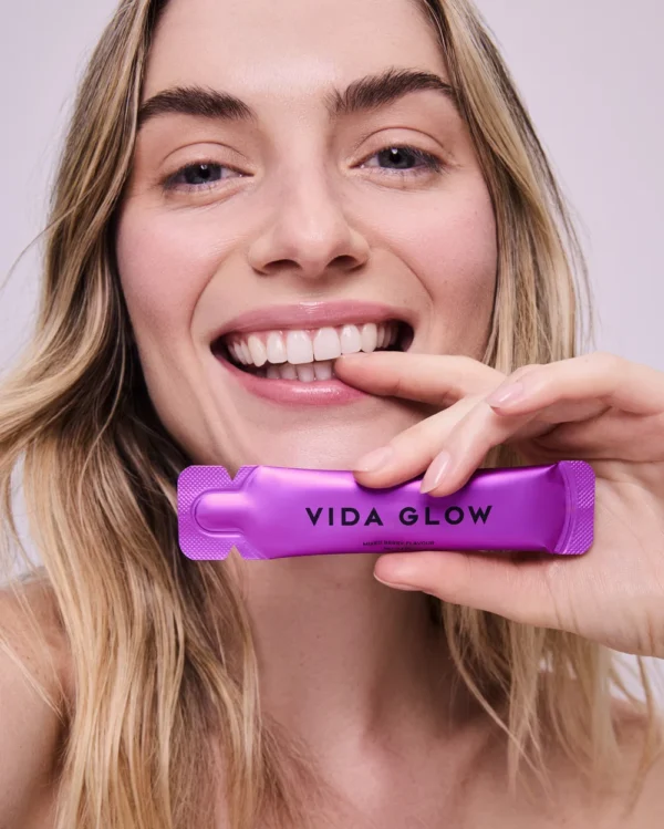 Vida Glow Liquid Collagen Daily Routine Vida Glow Liquid Collagen Skin Health ready-to-drink sachet for a convenient daily beauty routine